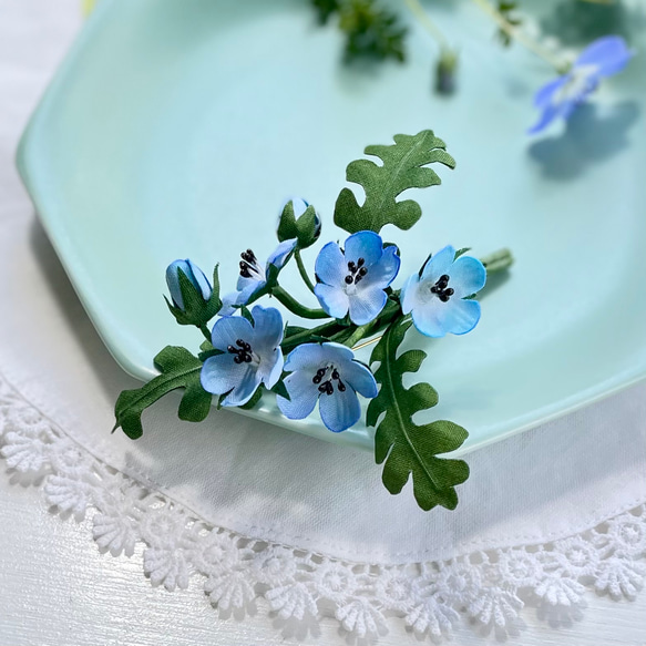 布花ブルーの小花が可愛いネモフィラのコサージュ。　母の日のプレゼントに 4枚目の画像