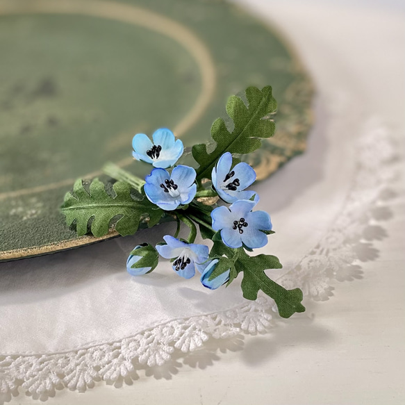 布花ブルーの小花が可愛いネモフィラのコサージュ。　母の日のプレゼントに 8枚目の画像