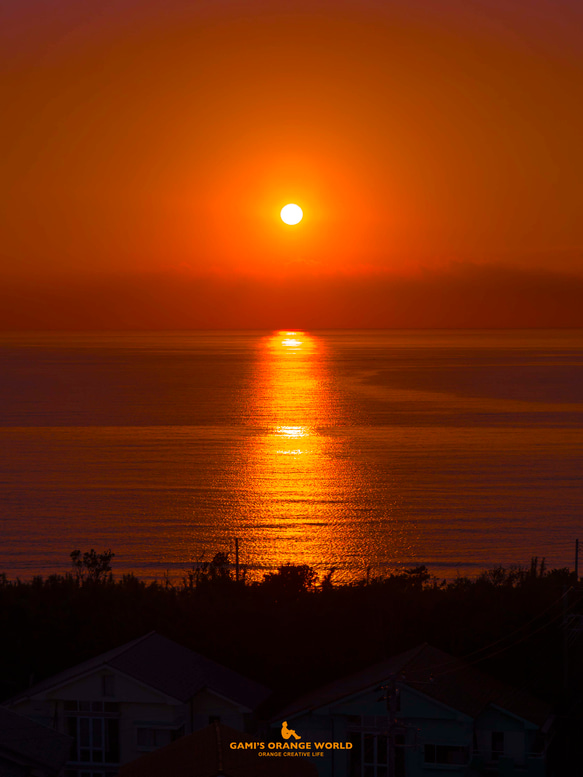 【ポストカード/2L/A4プリント】SUNSET ON THE IWAI COAST（岩井海岸の夕陽）縦バージョン 1枚目の画像