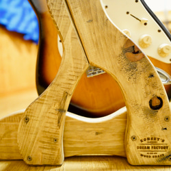 【24時間以内に発送】手作り木工　木製ギタースタンド （古材） ６本掛け 6枚目の画像
