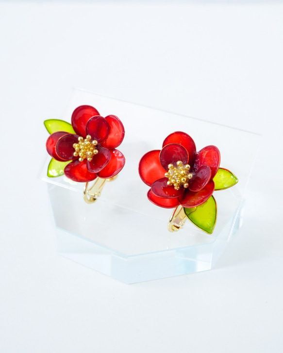 椿モチーフの花ピアス/イヤリング｜春待ちの季節に贈りたい赤い