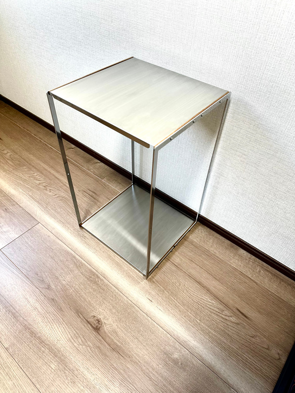 ソファテーブル/コーヒーテーブル　ステンレス(金属)製　ウッドライン　就職祝い、引越し祝い、インダストリアルデザイン 1枚目の画像