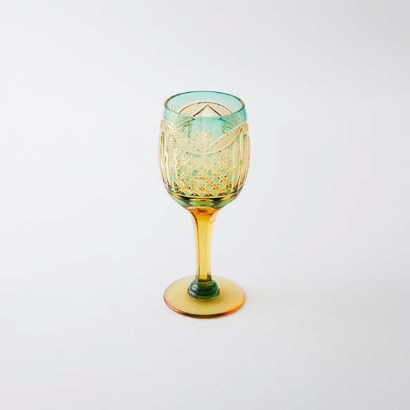 数量限定２個限り　江戸切子　琥珀色緑被せクリスタルワイングラス 1枚目の画像