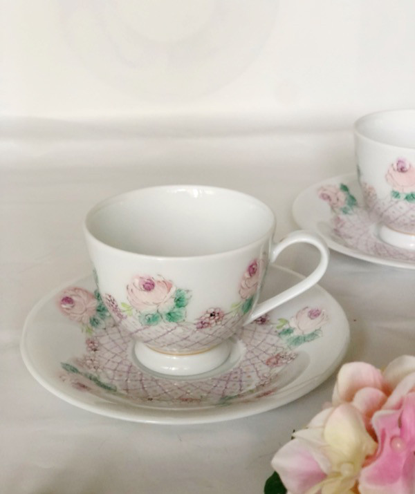 ハンドル付きカップとソーサー　マスタードポット 【美品】ホワイト陶磁器
