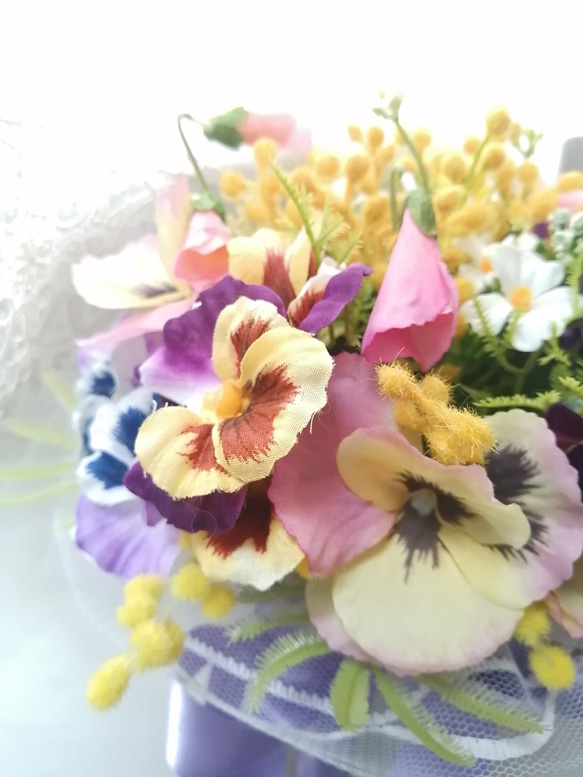 三色堇花束紫羅蘭含羞草胸花婚禮 第6張的照片