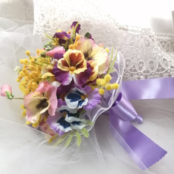 三色堇花束紫羅蘭含羞草胸花婚禮 第1張的照片