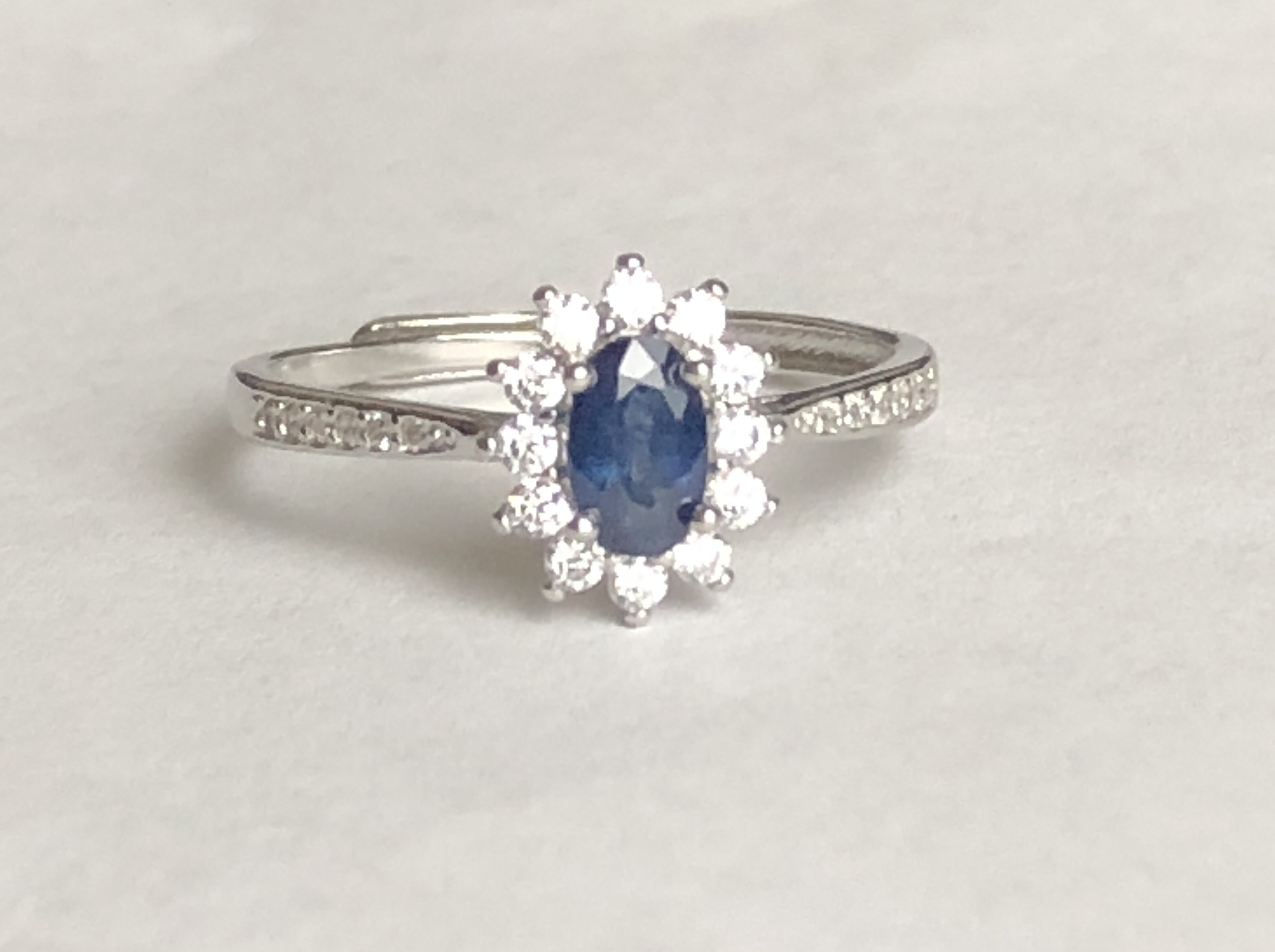 9月誕生石「永遠の愛と美しさの象徴」天然ローヤルブルーサファイア☆リング☆銀製