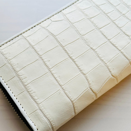 【新品未使用・超美品】ホワイト　クロコダイル本革　薄型長財布 白ワニ皮の長財布