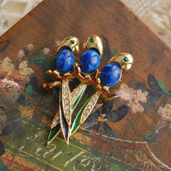 ヴィンテージブローチ 3羽の鳥 天然石 フランスブロカント ブローチ