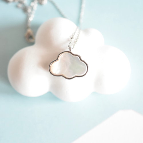 雲のネックレス☁️（白蝶貝・シェル） ネックレス・ペンダント
