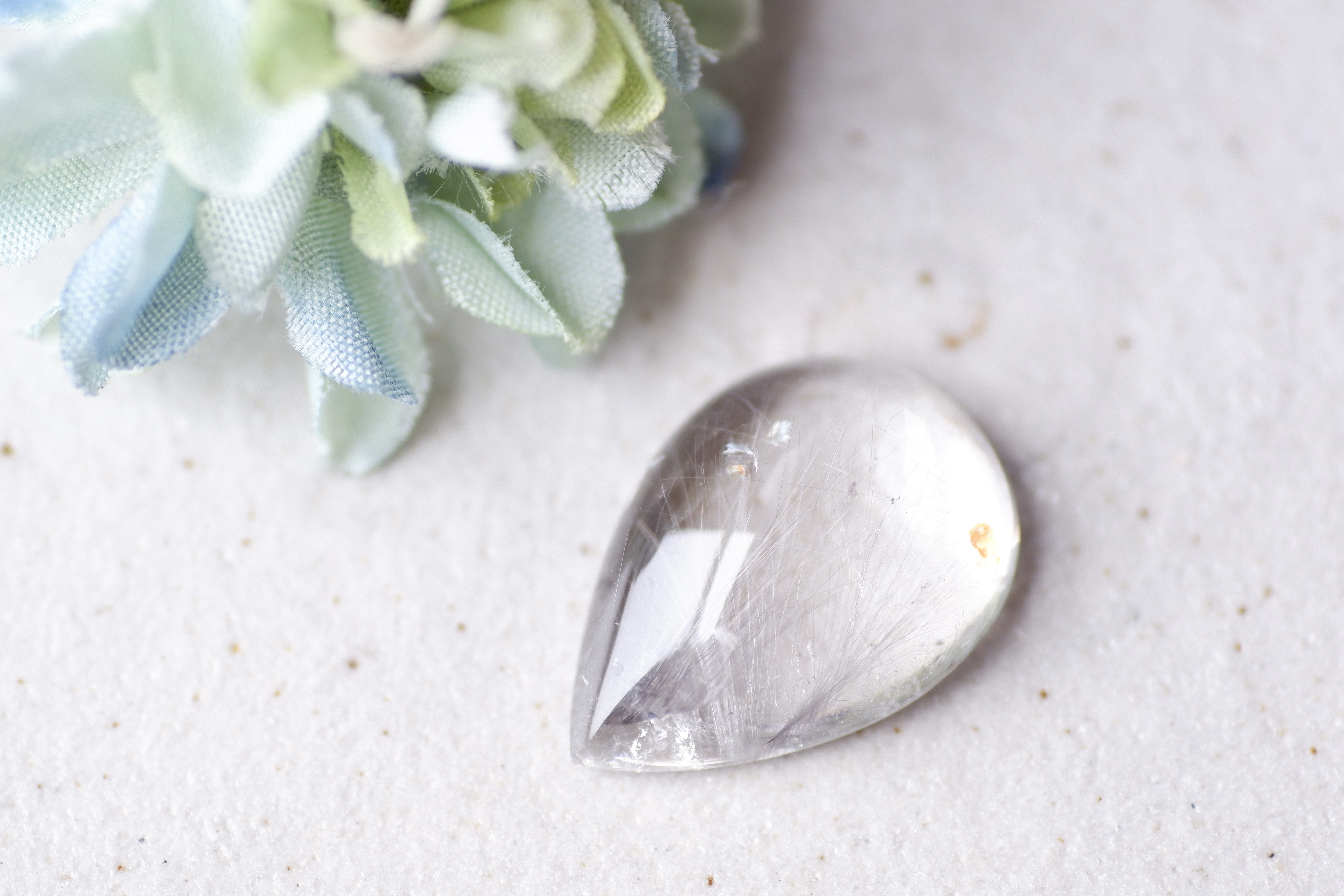 ブルッカイト・イン・クォーツ＊ペアシェイプ・カボション・カット＊20.49ct＊23.6×16.5mm＊IQU-082