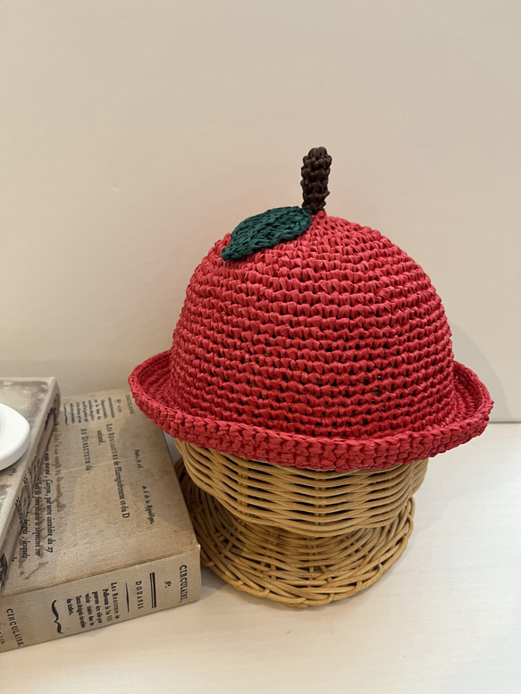 りんごの麦わら帽子 帽子(ベビー・キッズ) haru.knit 通販