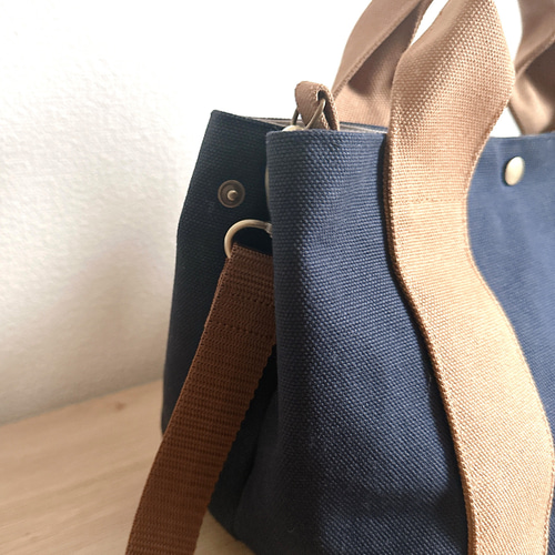 美品　トートバッグ ネイビー/ベージュ　並行輸入品 0_83f2550fdbb6d2069d397ecc8dcc
