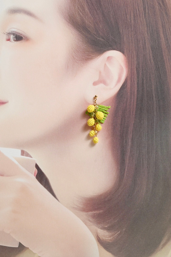 ミモザのピアス/イヤリング 3枚目の画像
