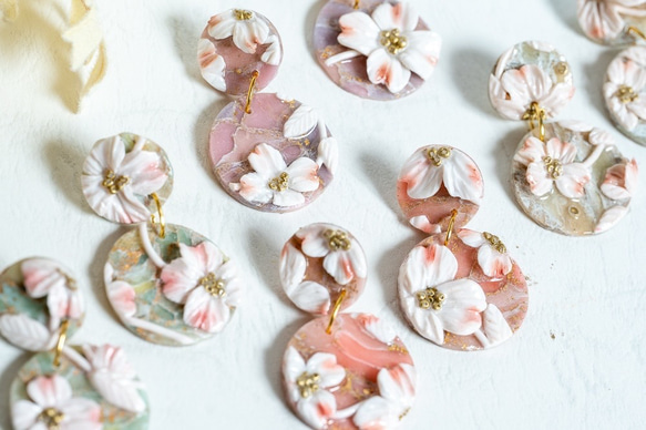 ハナミズキのピアス/イヤリング 1枚目の画像