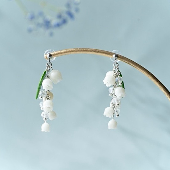 揺れるたび可愛いが溢れるスズランピアス/イヤリング 5枚目の画像