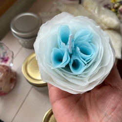 青い薔薇キャンドル 2枚目の画像