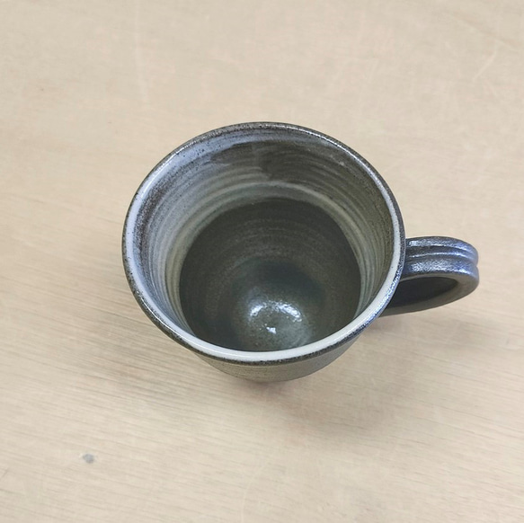 【訳あり品】コーヒーカップ／黒×白・焼き〆陶器（レンジ、オーブン、食洗機ＯＫ） 6枚目の画像