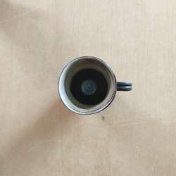 【訳あり品】コーヒーカップ／黒×白・焼き〆陶器（レンジ、オーブン、食洗機ＯＫ） 10枚目の画像