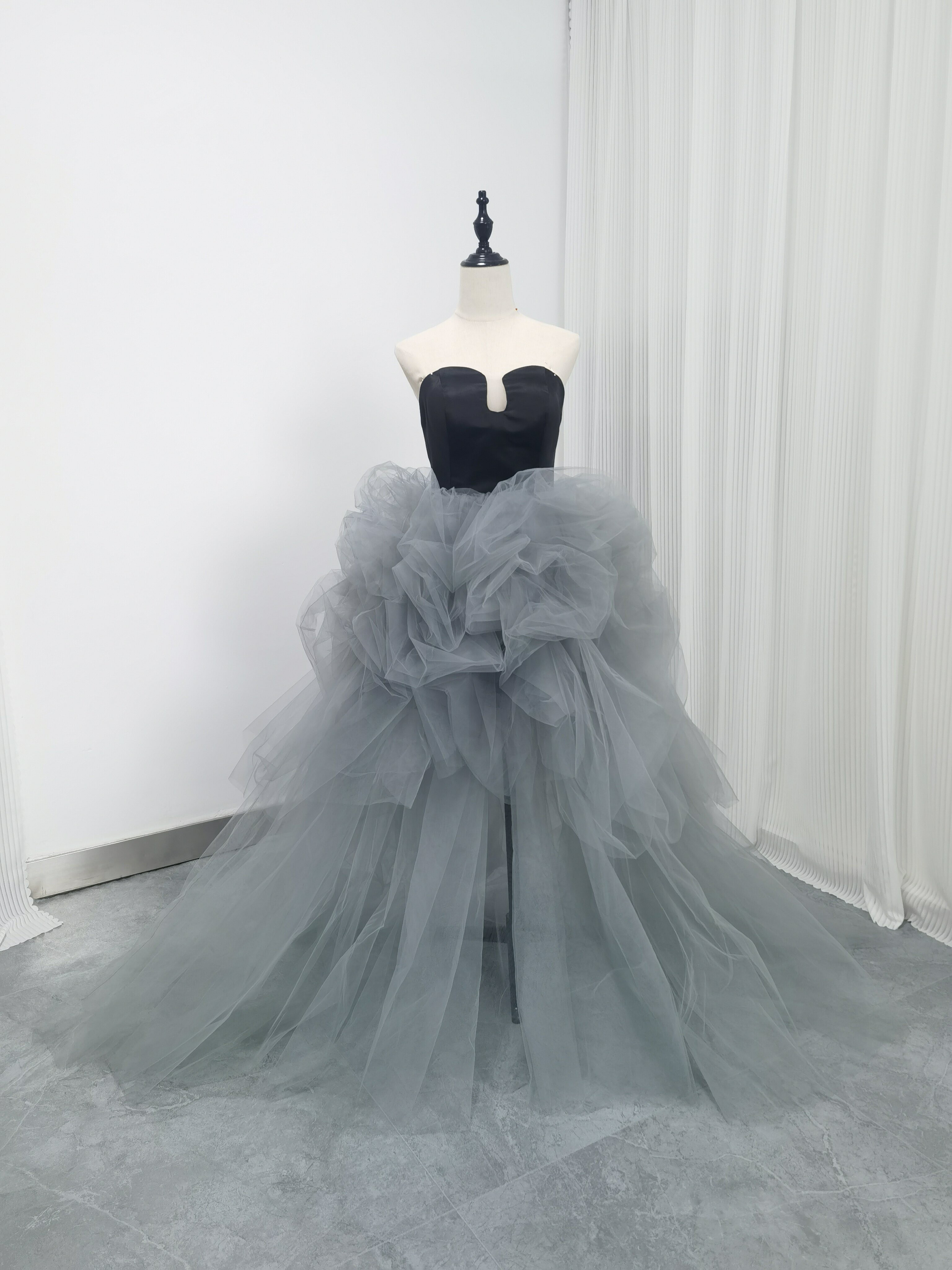 送料無料！カラードレス  アシメドレス ブルーグレー ベアトップ  チュールスカート  前撮り