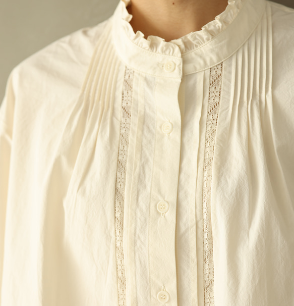 令人印象深刻的蕾絲襯衫 襯衫襯衫 100% 有機棉布料 米色 240309-1 第12張的照片