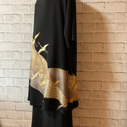 飛鶴柄　黒留袖リメイク　絹　ワンピース 2枚目の画像
