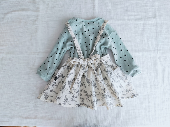 子供服　バックリボンのスカート*ビンテージフラワー　80サイズ　ダブルガーゼ　プレゼント　入園　女の子 9枚目の画像