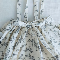 子供服　バックリボンのスカート*ビンテージフラワー　80サイズ　ダブルガーゼ　プレゼント　入園　女の子 4枚目の画像