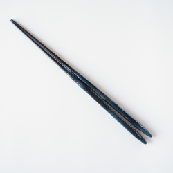 ワケありな逸品　漆の取り箸・菜箸「黒×青」Bタイプ 2枚目の画像