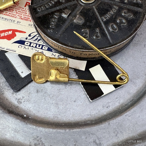 540・R-1764 ヴィンテージランドリーピン 刻印B9～B16 1点 真鍮 ピン