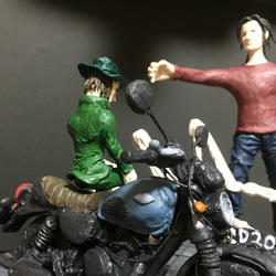 石粉粘土作品「Get Off My Bike」 1枚目の画像