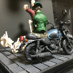 石粉粘土作品「Get Off My Bike」 9枚目の画像