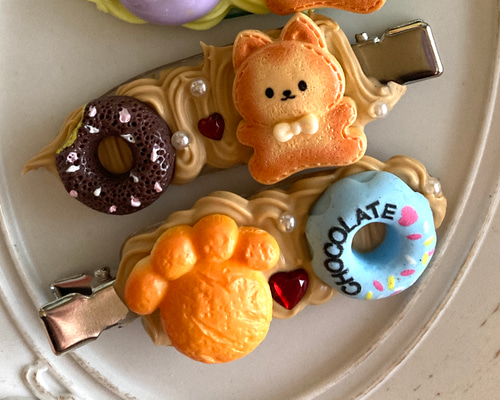 ヘアクリップ 「ドーナツ猫ちゃん」