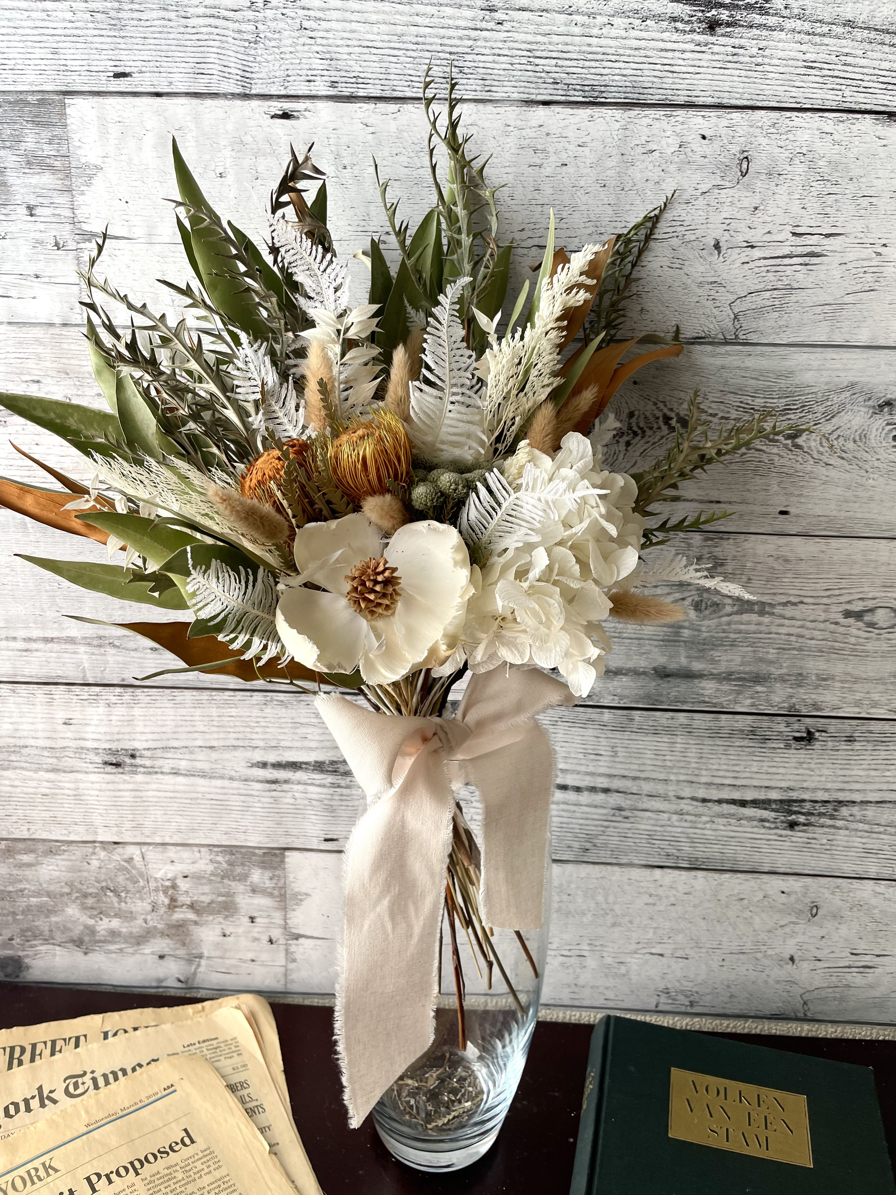 ドライフラワー 花束 コロンとモダンてシックなホワイトブーケ ウエディングフォト 前撮り オレンジブラウン ゴールド