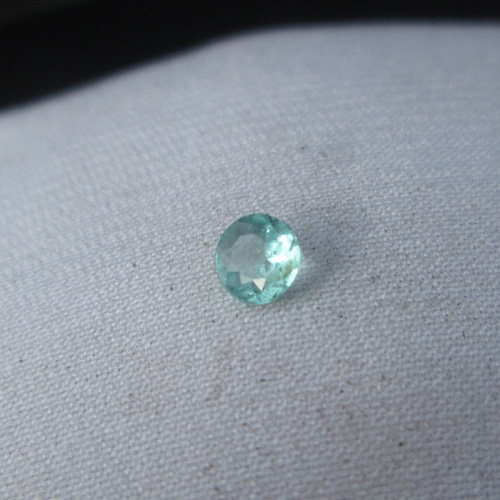 N.077 パライバトルマリン・ルース 0.3Ct 透明度があり、美しさ