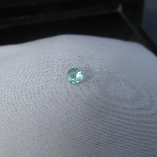 N.077 パライバトルマリン・ルース 0.3Ct 透明度があり、美しさ満開の