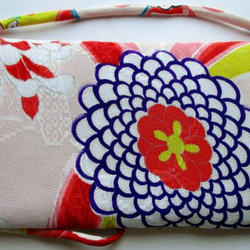７６４３　花柄の着物で作った和風財布・ポーチ　＃送料無料 4枚目の画像