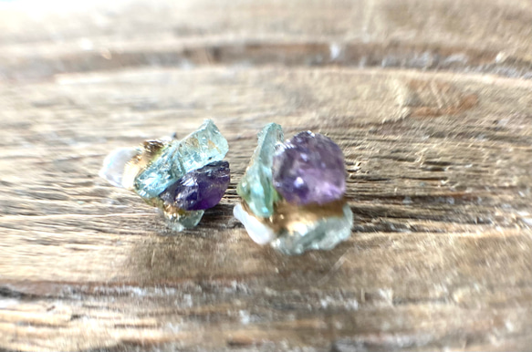 3月誕生石☆Raw Amethyst &Aquamarine　原石の金継ぎピアスII☆アメジスト＆アクアマリン＆パール☆ 15枚目の画像