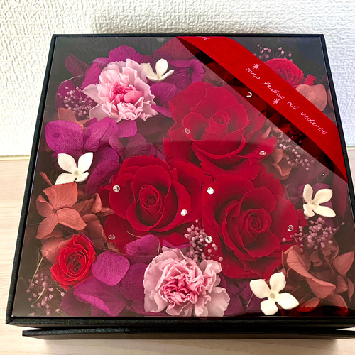 フラワーボックス（レッド） プリザーブドフラワー 𝑺𝒐𝒖𝒗𝒆𝒏𝒊𝒓