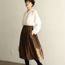 優雅亞麻襯衫，頸部有褶邊、細褶和蕾絲，白色 240310-1 第8張的照片