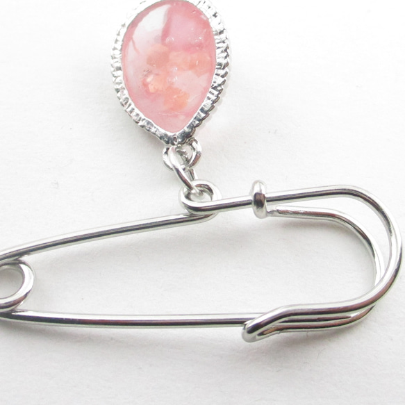 ドキがムネムネとは、よく聞く話だけれど、クォーツとの秘密はしっかりと守ろう♪<カブトピンブローチ>SB1033 4枚目の画像