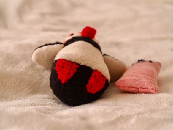おやすみペンギン（赤クチバシ）＊ブタさん枕付き 9枚目の画像