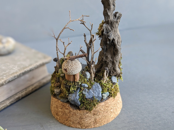 キノコの森と小さな家  ドライフラワー/ミニチュア/ガラスドーム/ジオラマ 5枚目の画像