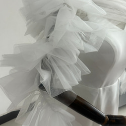 免運費！看起來非常時尚的白色婚紗越來越受歡迎！吊帶背心披肩珍珠婚禮新娘 第2張的照片