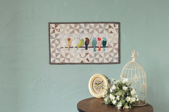 パッチワークタペストリーキット/インコと文鳥のタペストリー