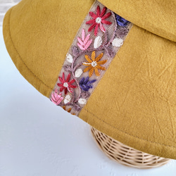 Sサイズ 小さい 小柄な人のつば広帽子:マスタードイエロー 黄色 サイズ調整付き 刺繍りぼん 春 母の日 プレゼント 3枚目の画像