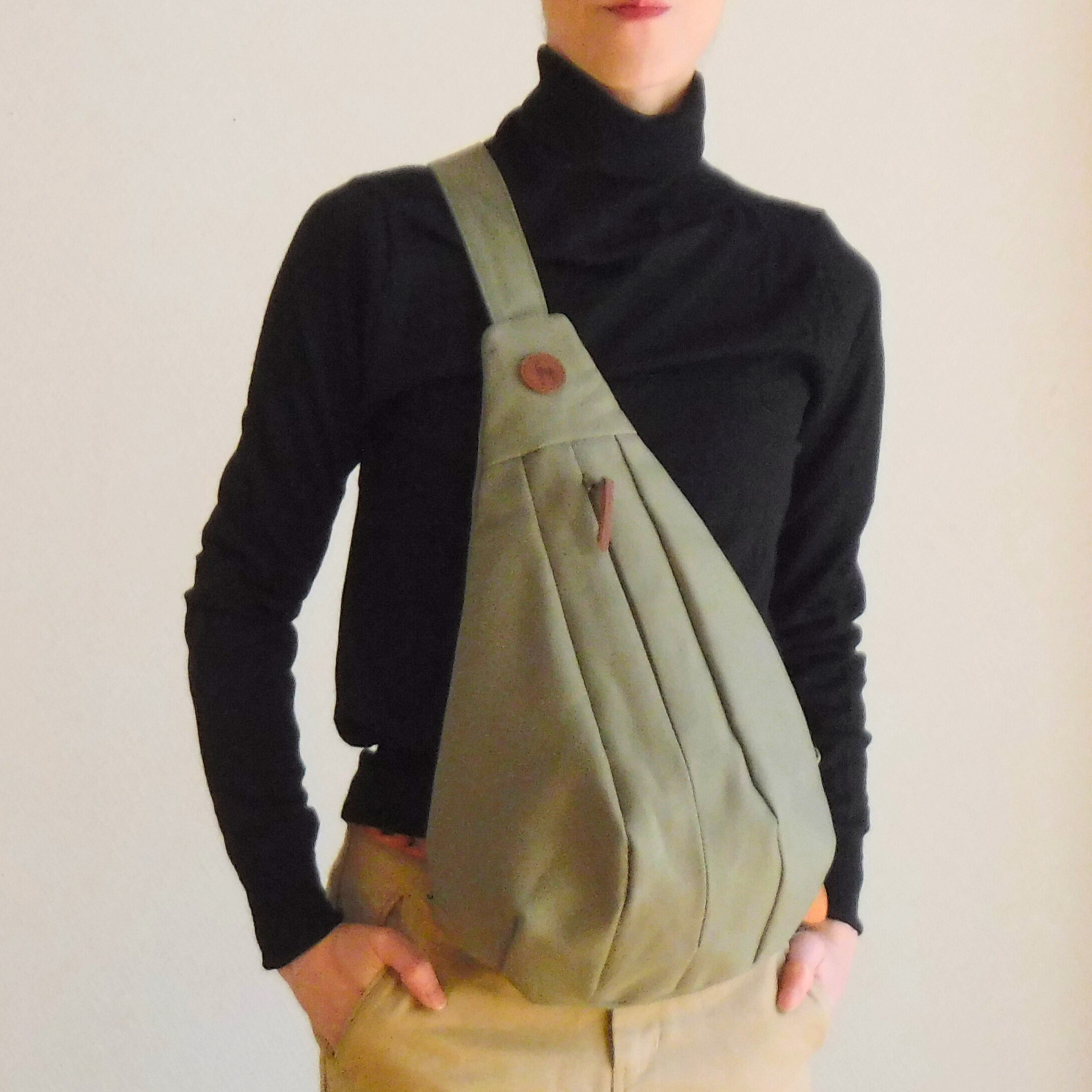 ボディバッグ「Drops」8号帆布カーキ／しずく型（ドロップ型）ボディバッグショルダー【受注制作】