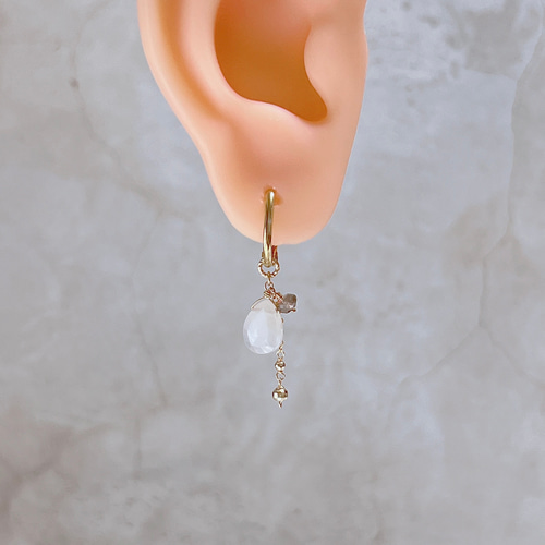 mirage-】ホワイトムーンストーン スモーキークォーツ 天然石 ピアス