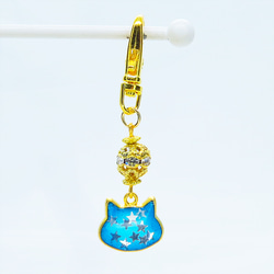 ブルーキャットスターキーホルダー ゴールドカラー 青い猫フェイスに星を散りばめたキーホルダー メタルビーズ 4枚目の画像