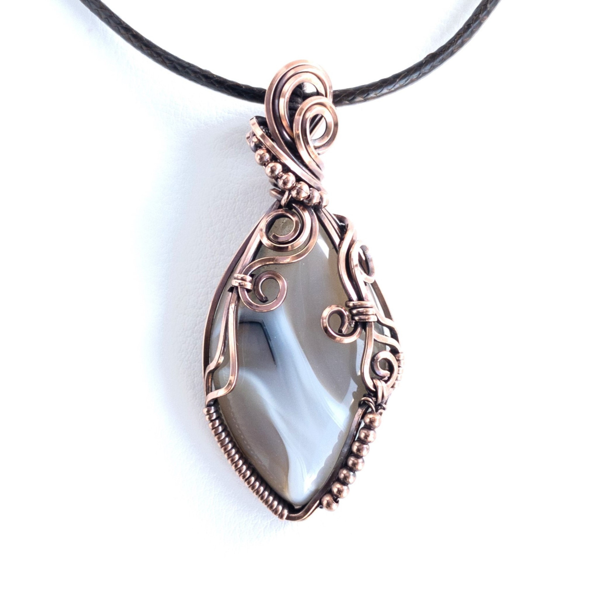 ＜ナチュラルアゲート＞スクロール ペンダント